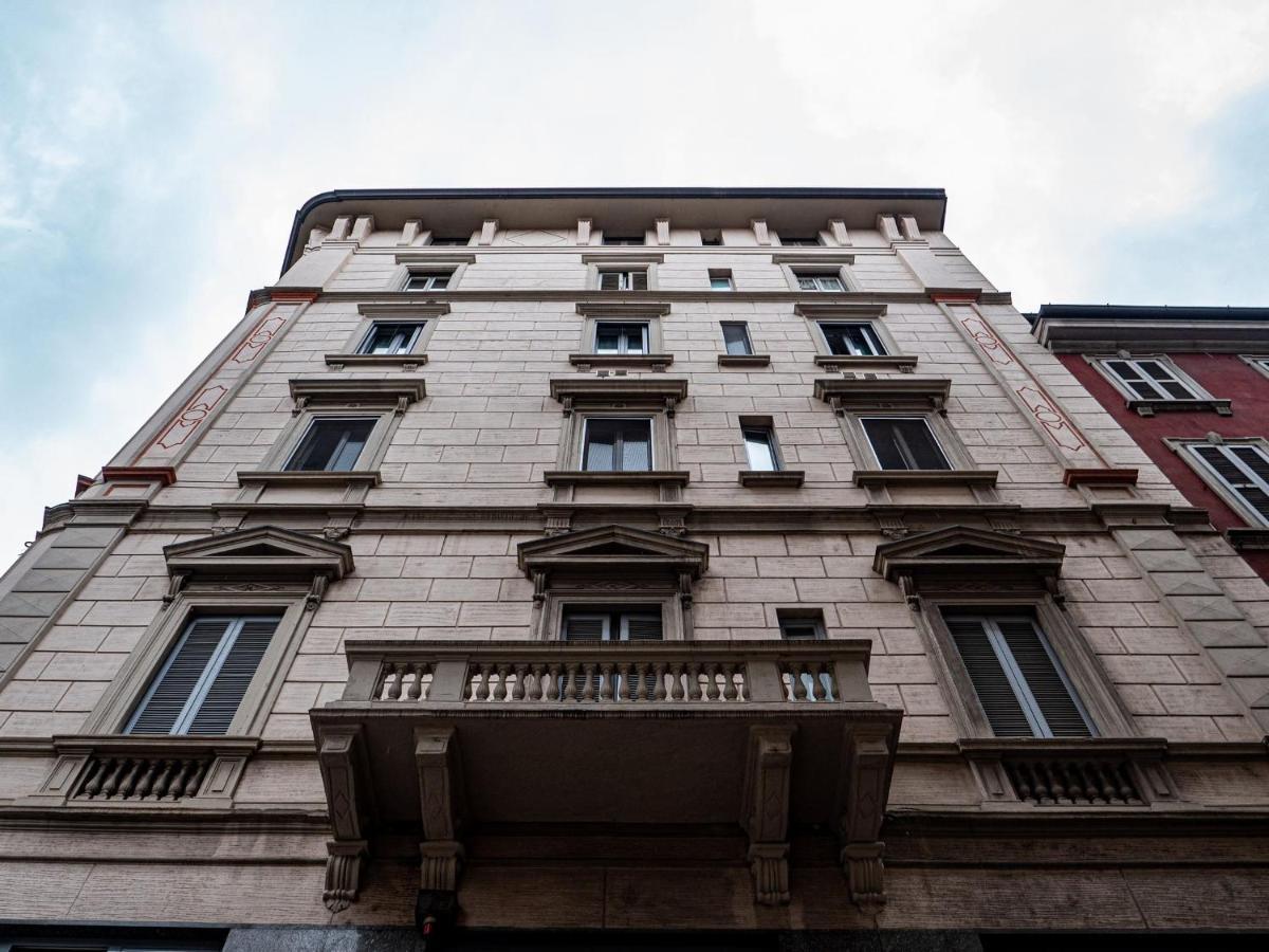 The Best Rent - Modern Duomo Apartment Милано Екстериор снимка