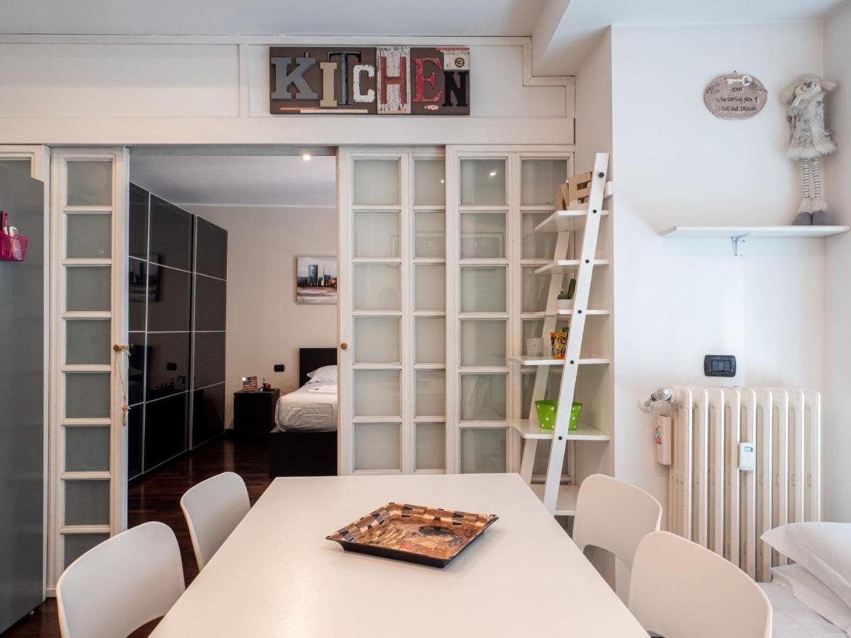 The Best Rent - Modern Duomo Apartment Милано Екстериор снимка